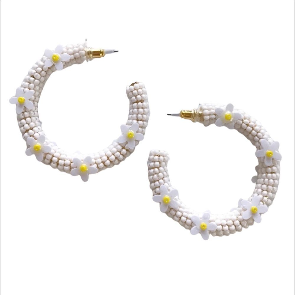 C&C California Daisy 3D Floral Beaded Hoop Earrings NEW IN BOX - Picture 9 of 9